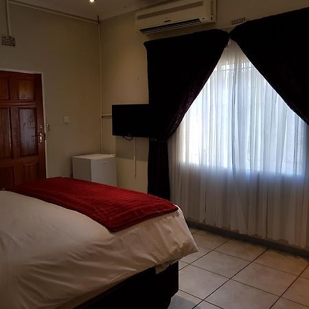 Batho Pele Lodge Gaborone Extérieur photo