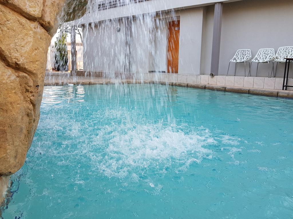 Batho Pele Lodge Gaborone Extérieur photo