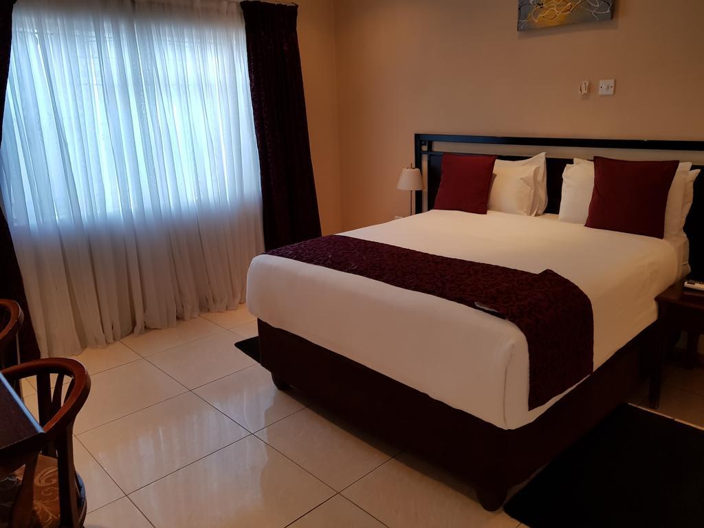 Batho Pele Lodge Gaborone Extérieur photo