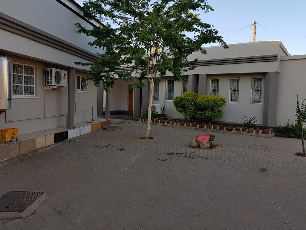 Batho Pele Lodge Gaborone Extérieur photo