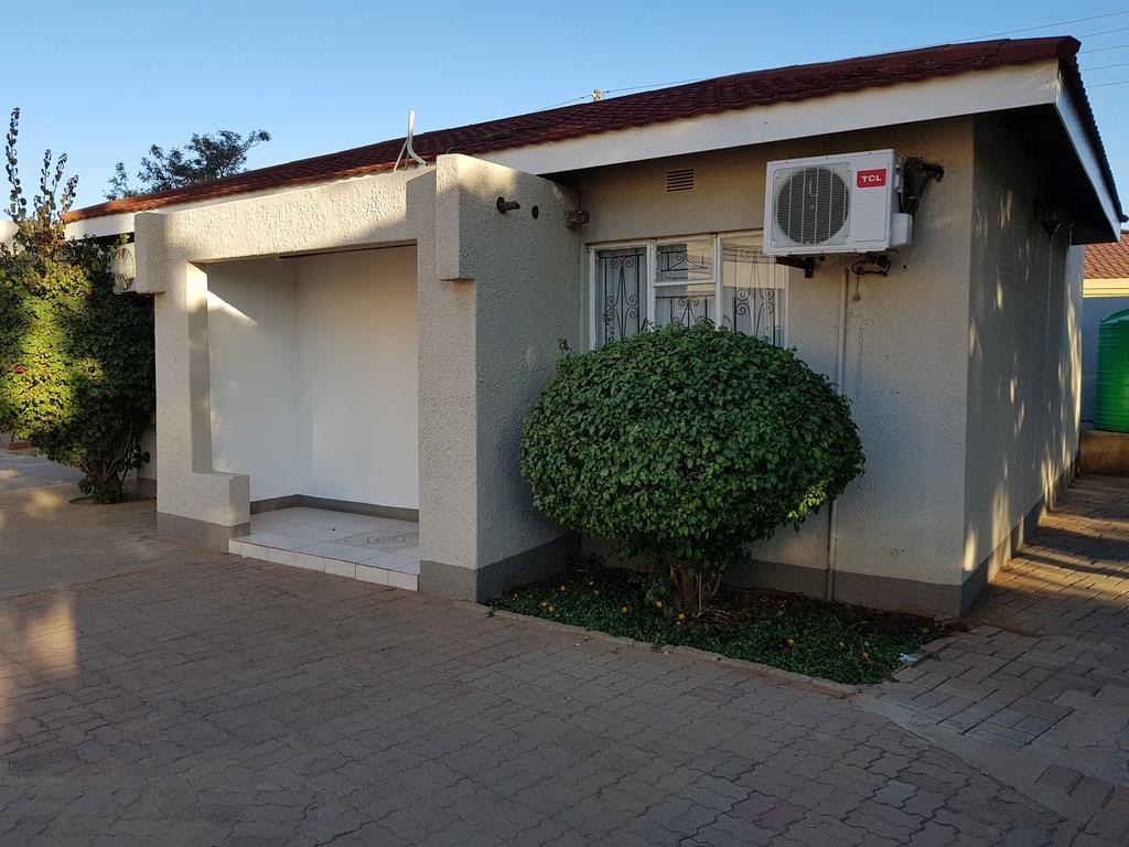 Batho Pele Lodge Gaborone Extérieur photo